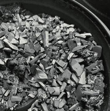 SiC artımında görünməz darboğaz: Niyə 7N Bulk CVD SiC xammalı Ənənəvi Tozu əvəz edir