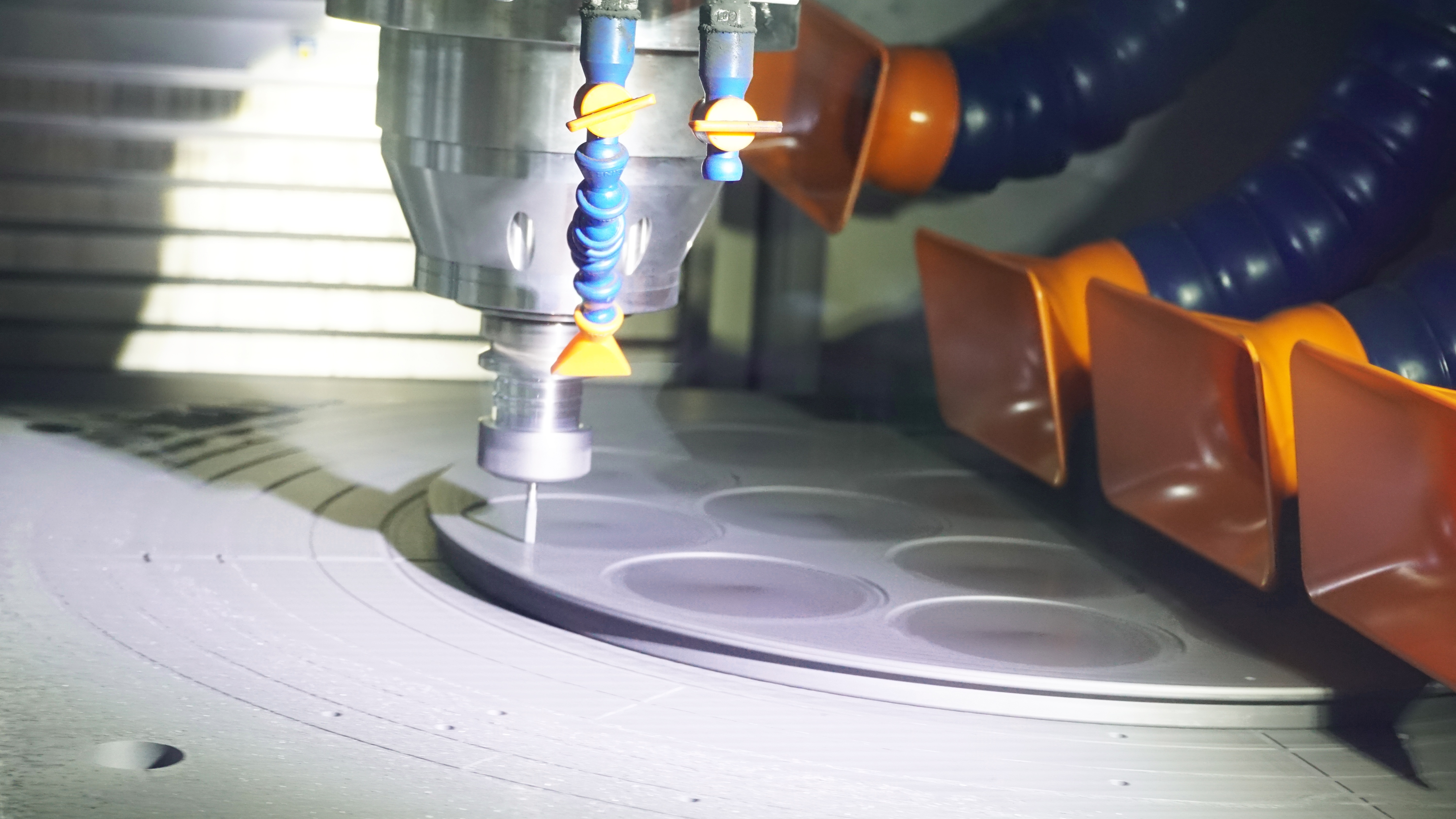 VETEK CNC Dəqiq emal emalatxanasının daxilində: Yüksək təmizlikli yarımkeçirici komponentlərin təməlinin qurulması